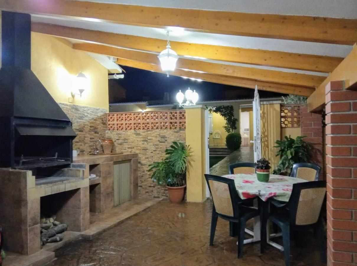 הוילה טראגונה Chalet Con Piscina Privada Y Barbacoa מראה חיצוני תמונה